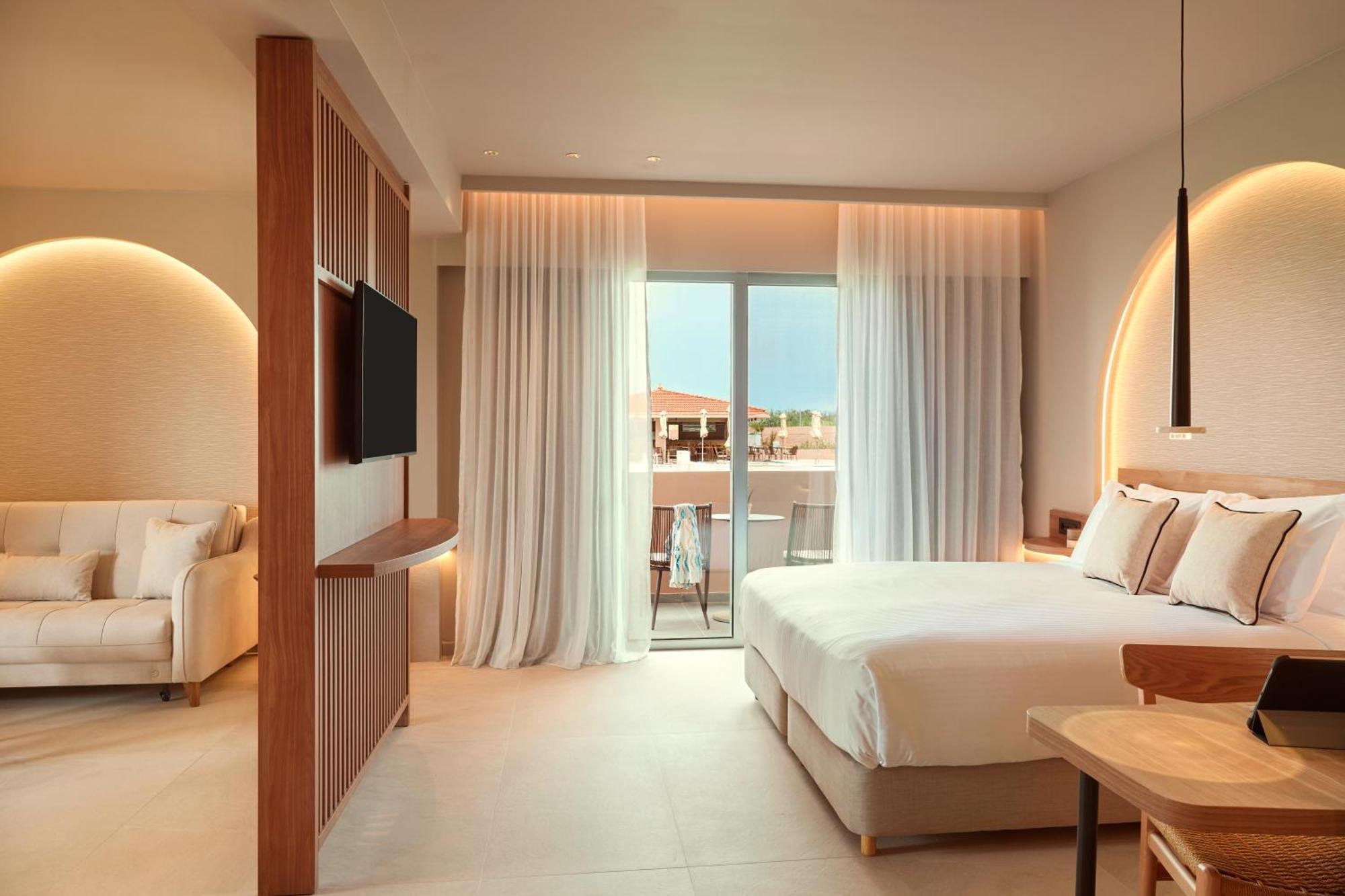 Deluxe Family Suite